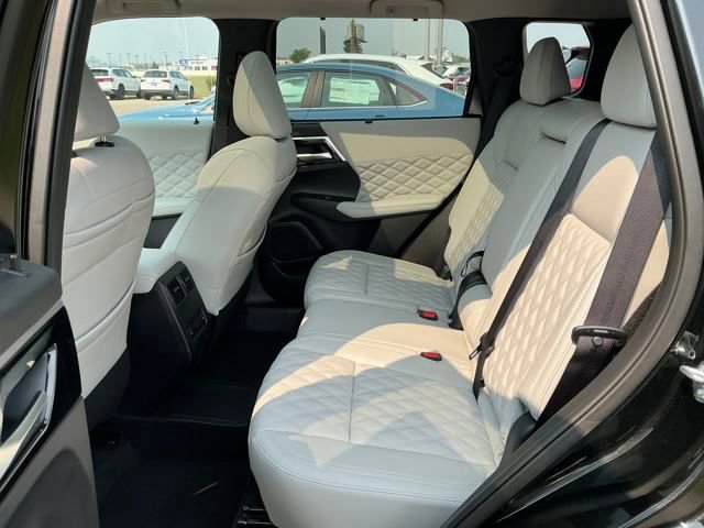 New 2025 Mitsubishi Outlander SEL image 19