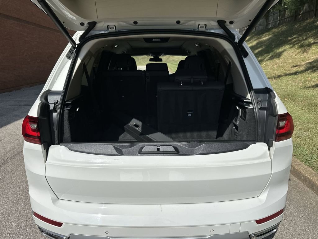Used 2022 BMW X7 xDrive40i w/ Cold Weather Package image 30