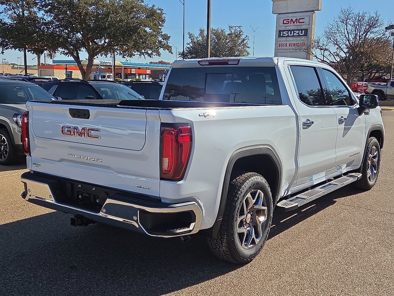 New 2026 GMC Sierra 1500 SLT image 4