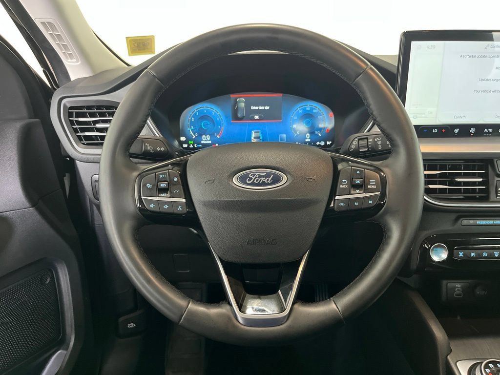 Used 2024 Ford Escape Platinum AWD/4WD image 5
