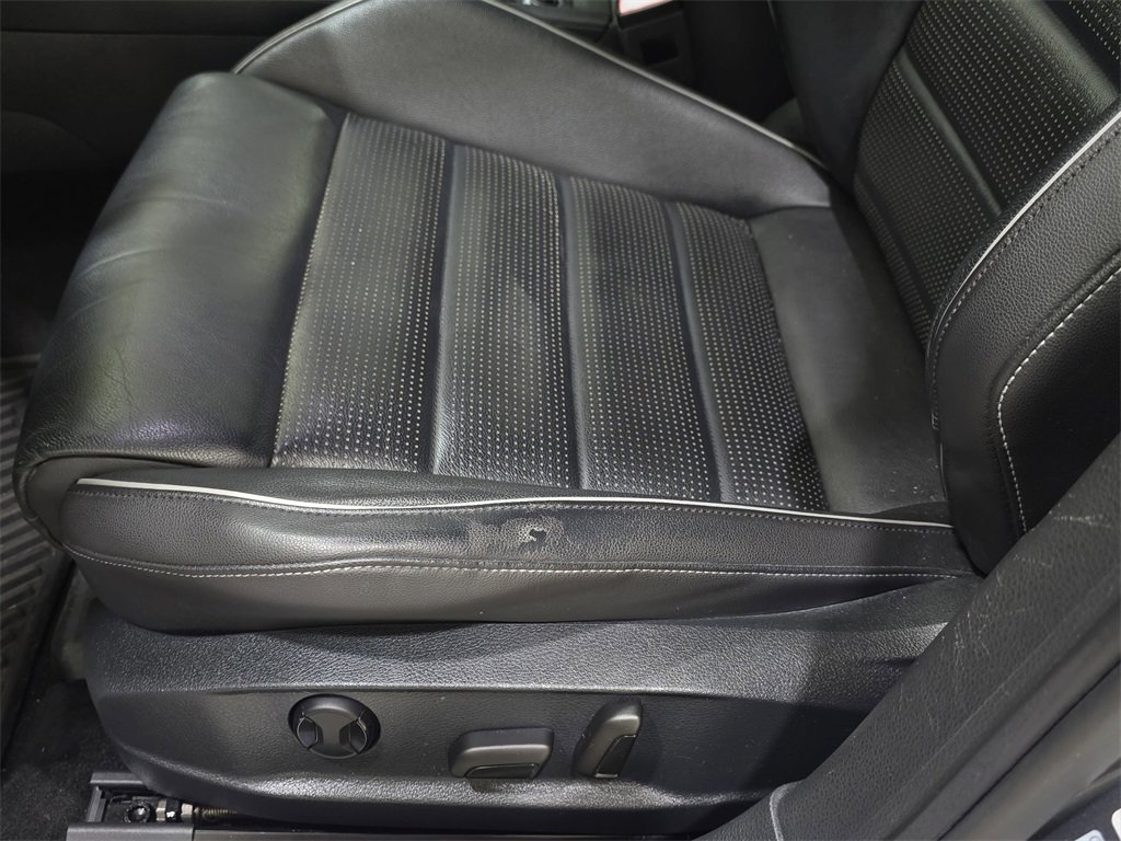 Used 2019 Volkswagen Golf R 4-Door image 30