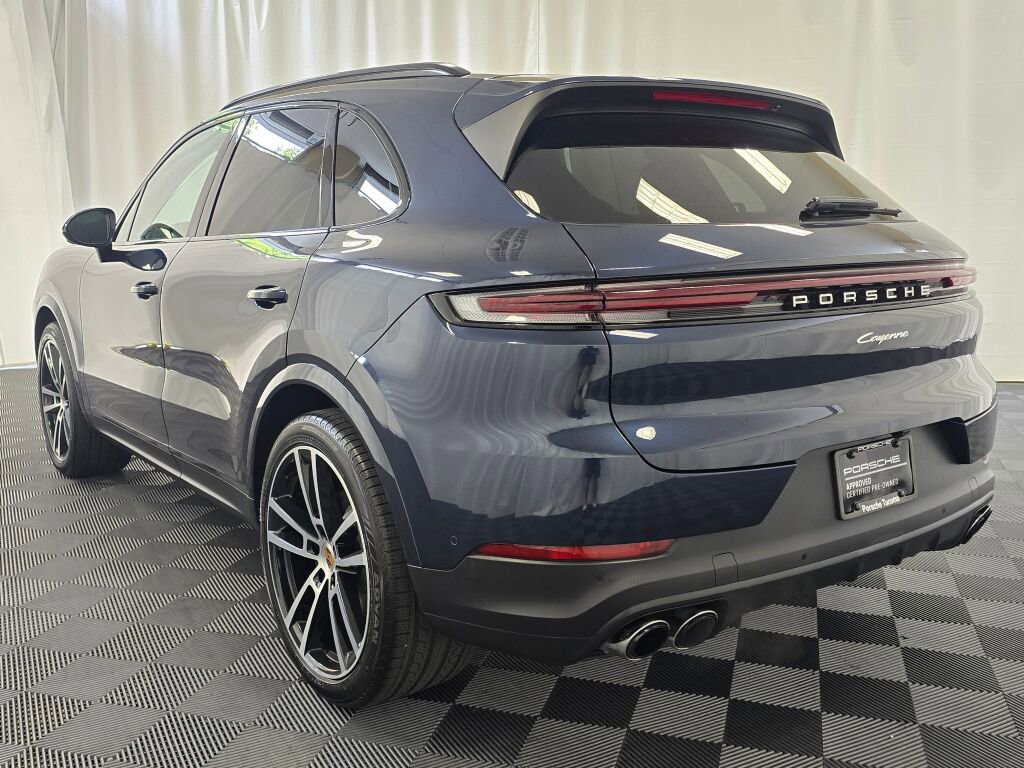 Certified 2025 Porsche Cayenne image 3