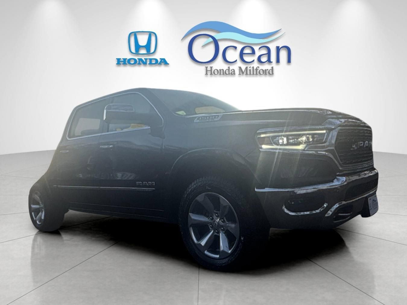 Used 2020 RAM 1500 Limited image 1