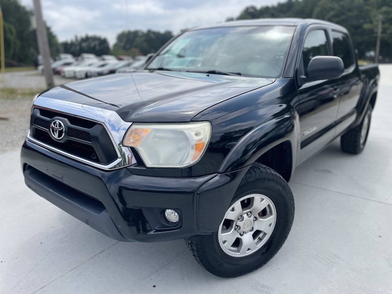 Used 2015 Toyota Tacoma 4x4 Double Cab w/ TRD Off-Road Package image 3
