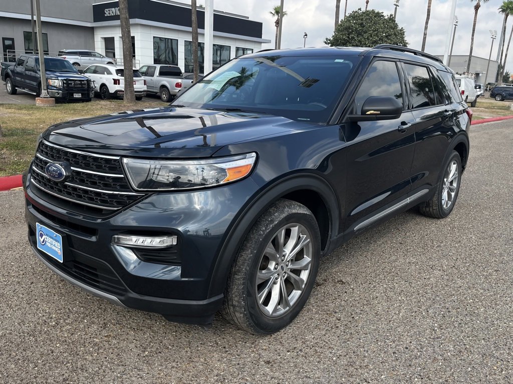 Used 2022 Ford Explorer XLT w/ Equipment Group 202A image 3