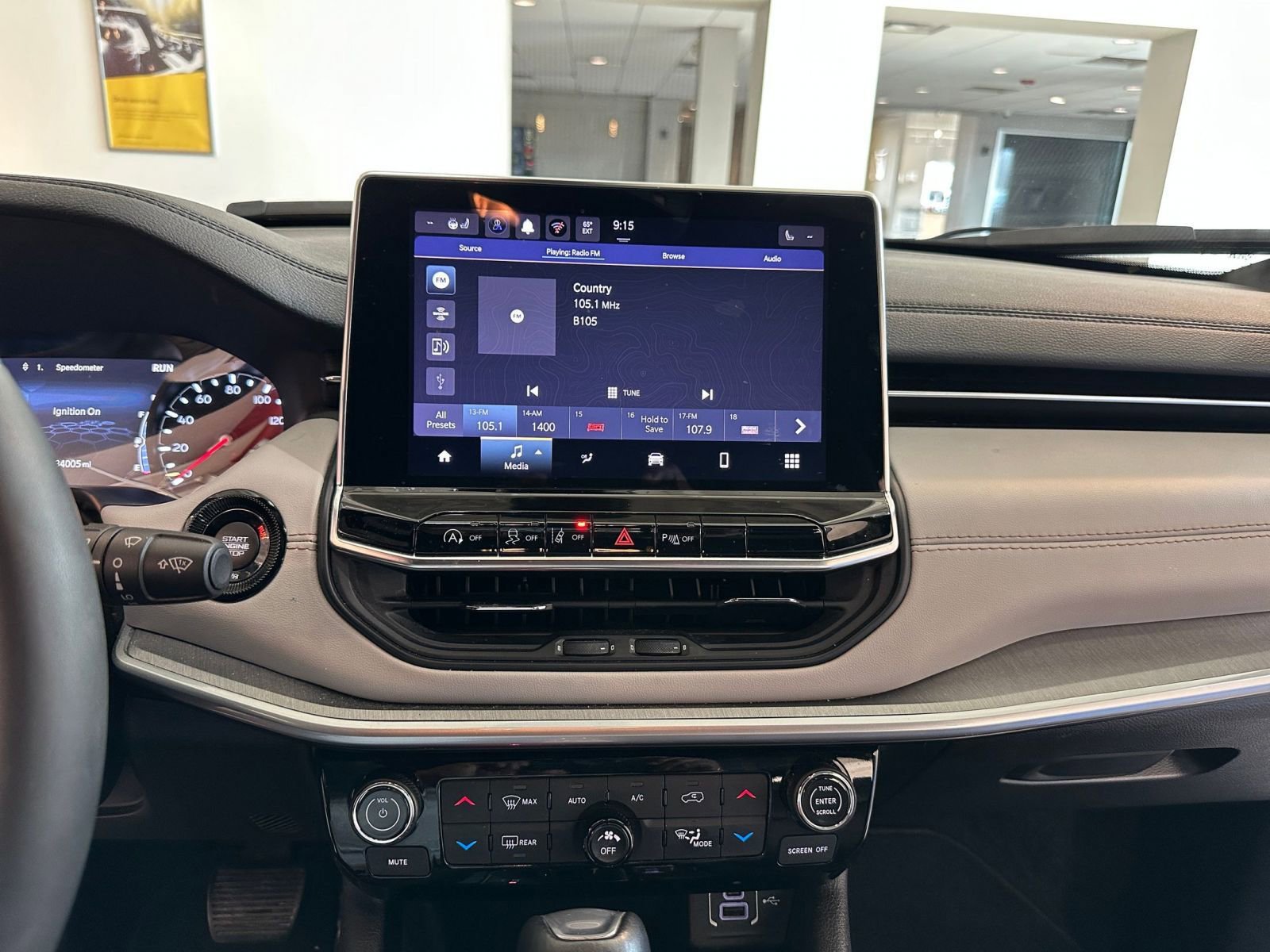 Used 2025 Jeep Compass Limited image 17