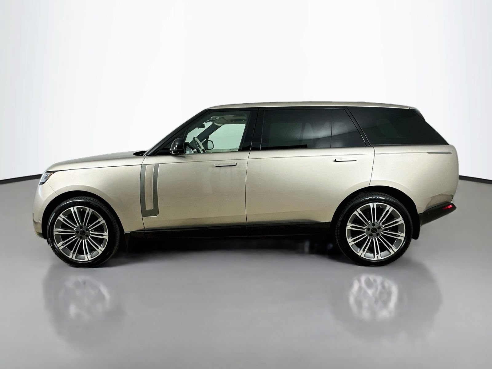 New 2026 Land Rover Range Rover Long Wheelbase SE AWD/4WD image 8