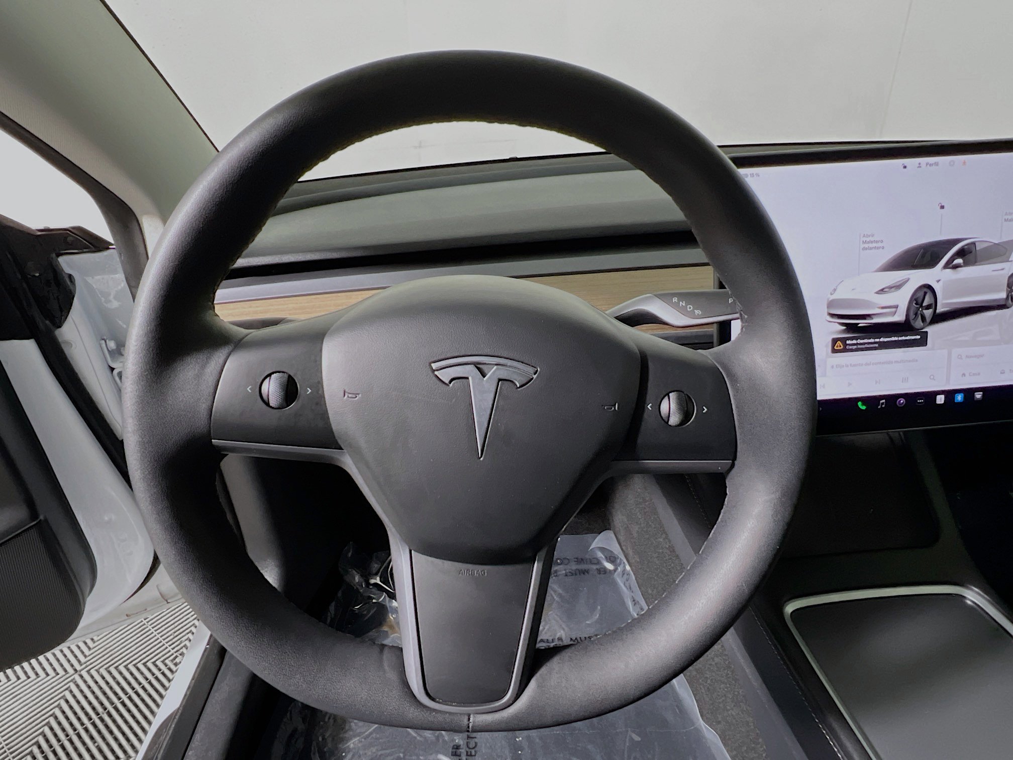 Used 2023 Tesla Model 3 Standard Range image 18