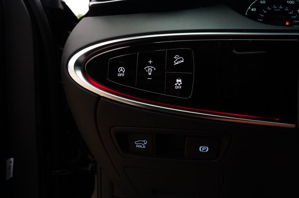 Certified 2025 Genesis GV70 2.5T Advanced w/ Advanced Package image 14