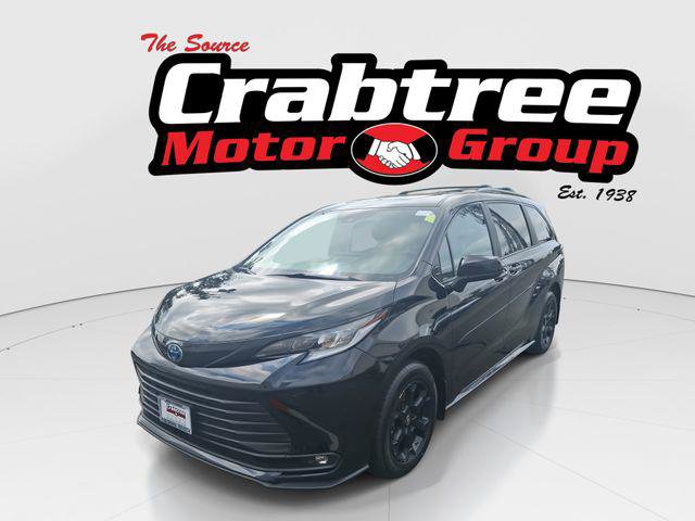 Certified 2025 Toyota Sienna XLE Woodland Edition AWD/4WD image 1