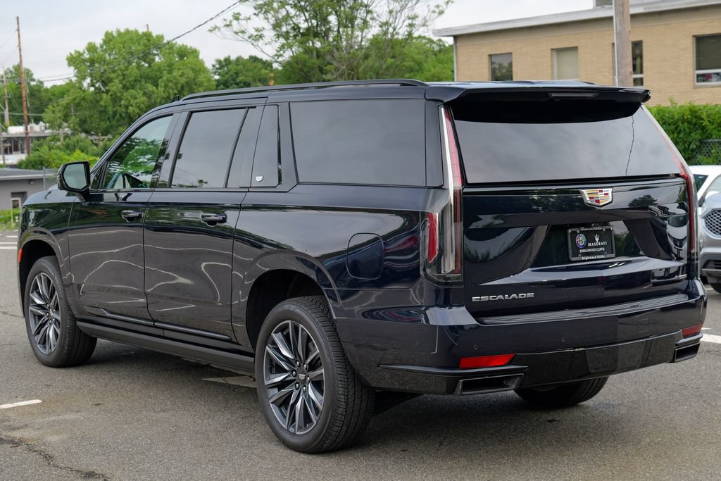 Used 2023 Cadillac Escalade ESV Sport w/ Touring Package AWD/4WD image 5
