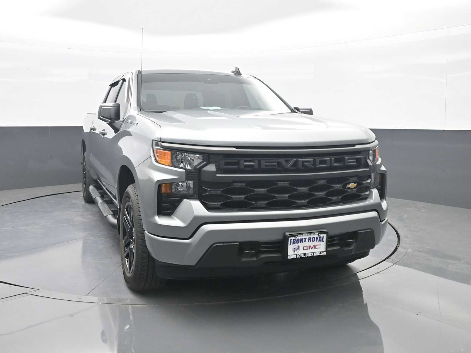 Used 2024 Chevrolet Silverado 1500 Custom AWD/4WD image 2