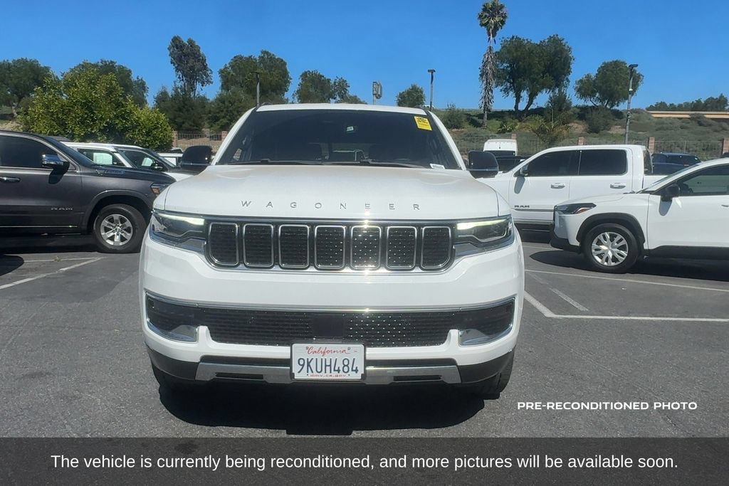 Used 2023 Jeep Wagoneer Series III w/ Rear Seat Video Group 1 AWD/4WD image 2