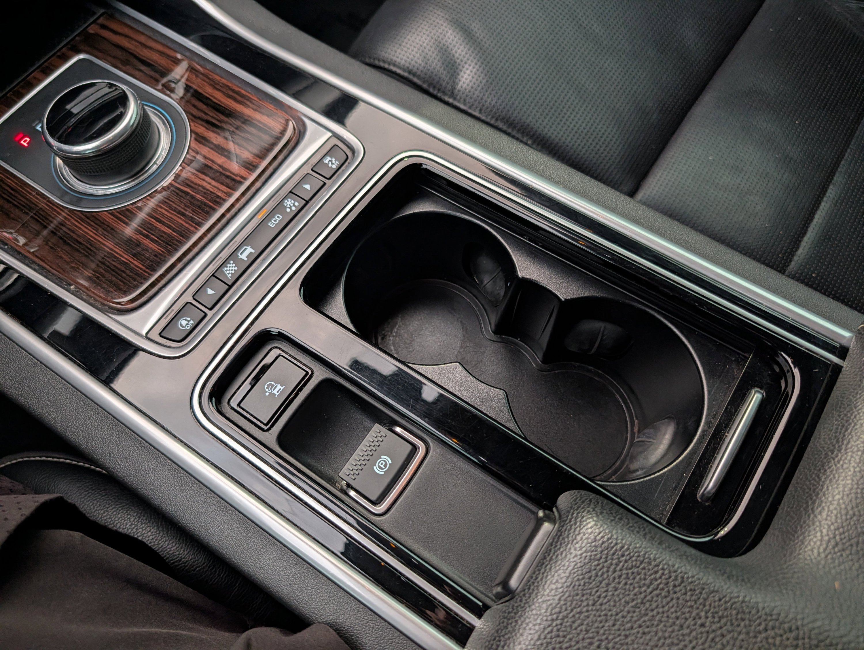 Used 2018 Jaguar XF S RWD image 49