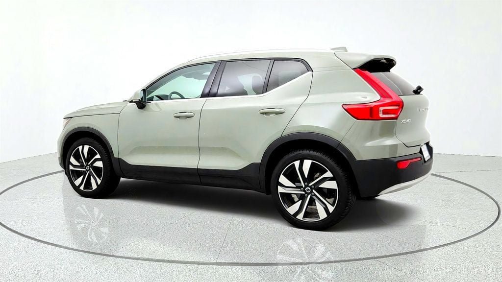 Used 2024 Volvo XC40 B5 Plus w/ Protection Package Premier AWD/4WD image 7