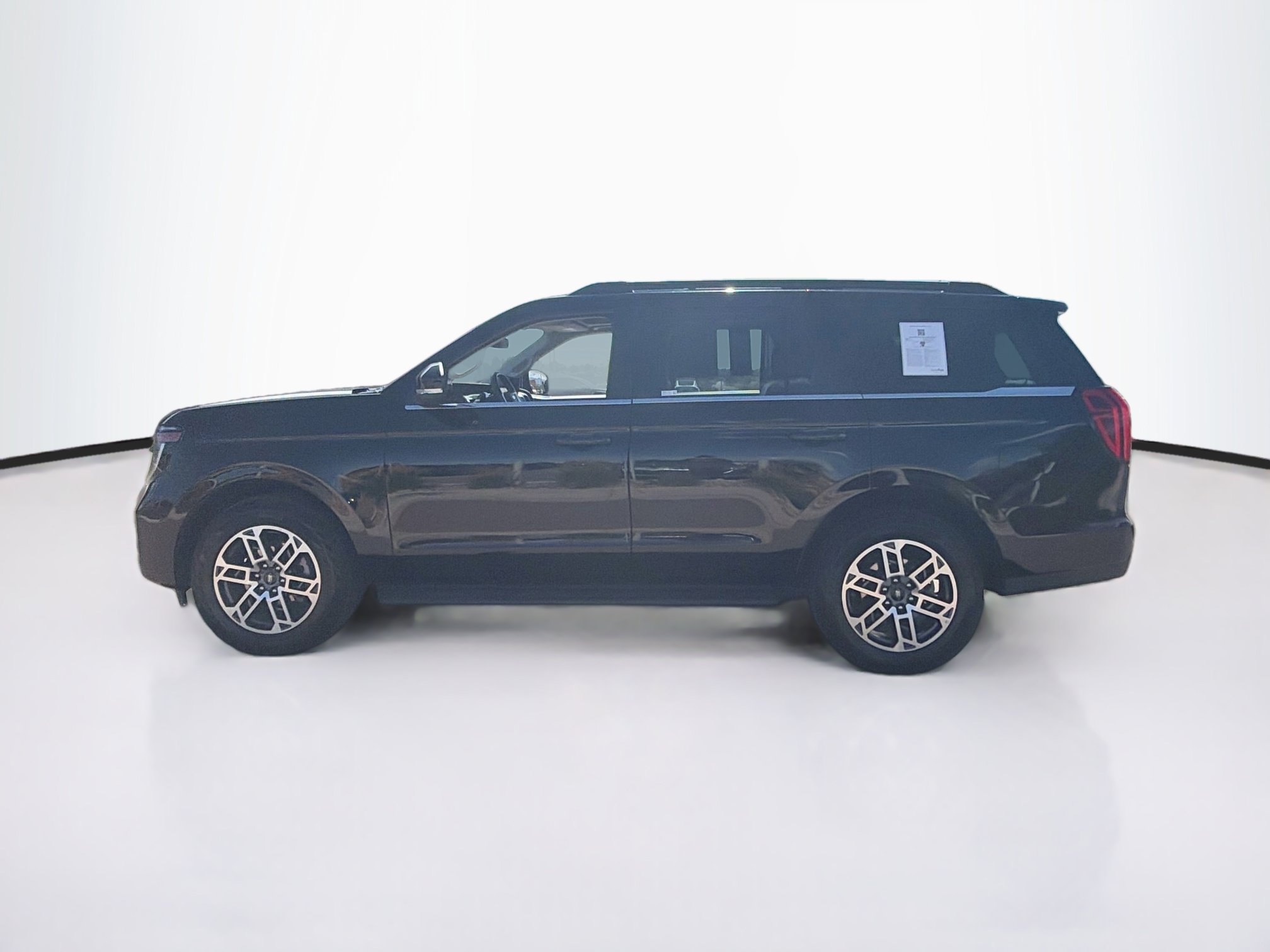 Used 2025 Ford Expedition Active AWD/4WD image 4