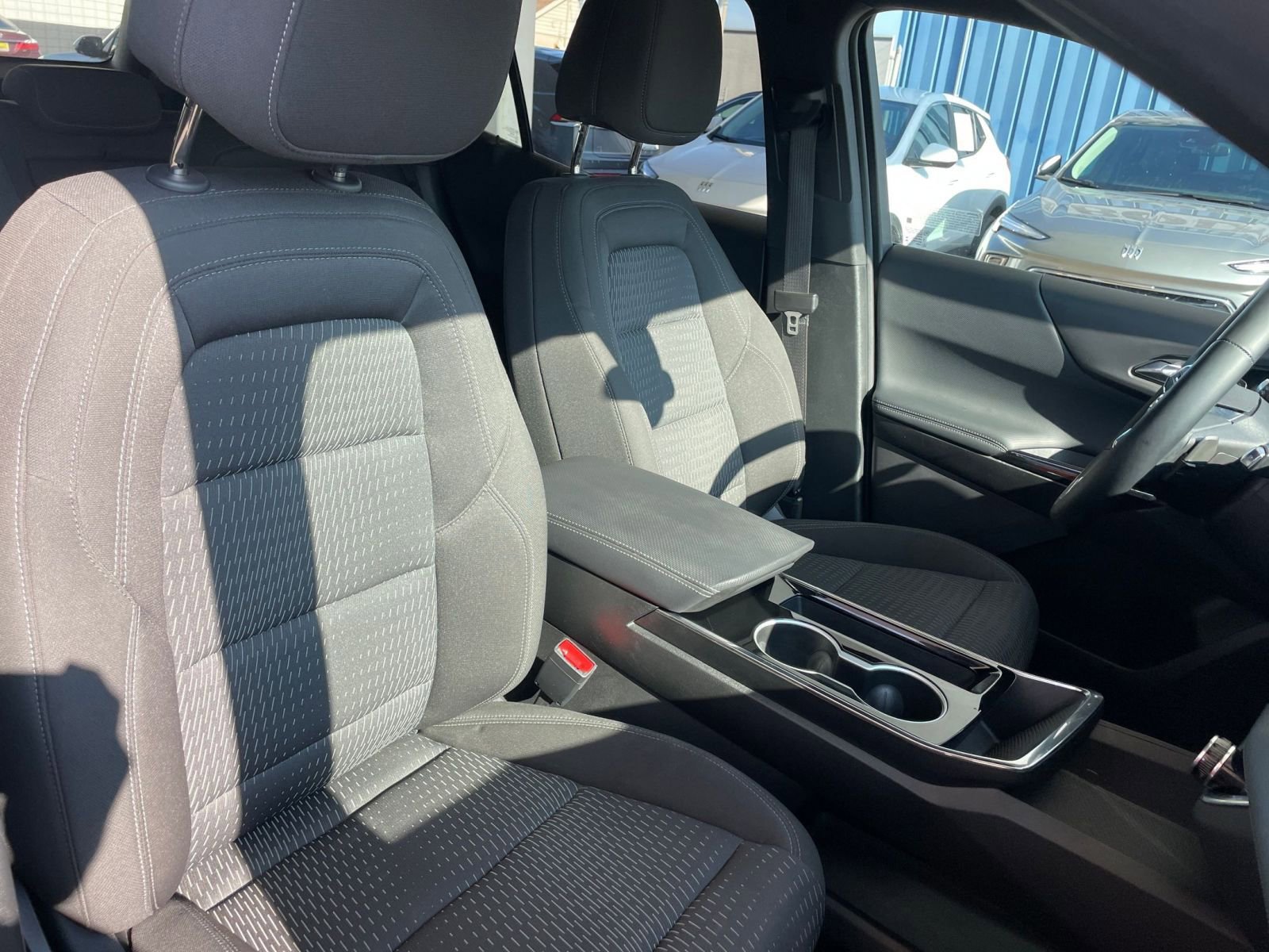 Used 2025 Chevrolet Equinox LT image 35