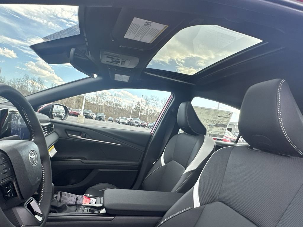 New 2026 Toyota Camry Hybrid FWD image 28