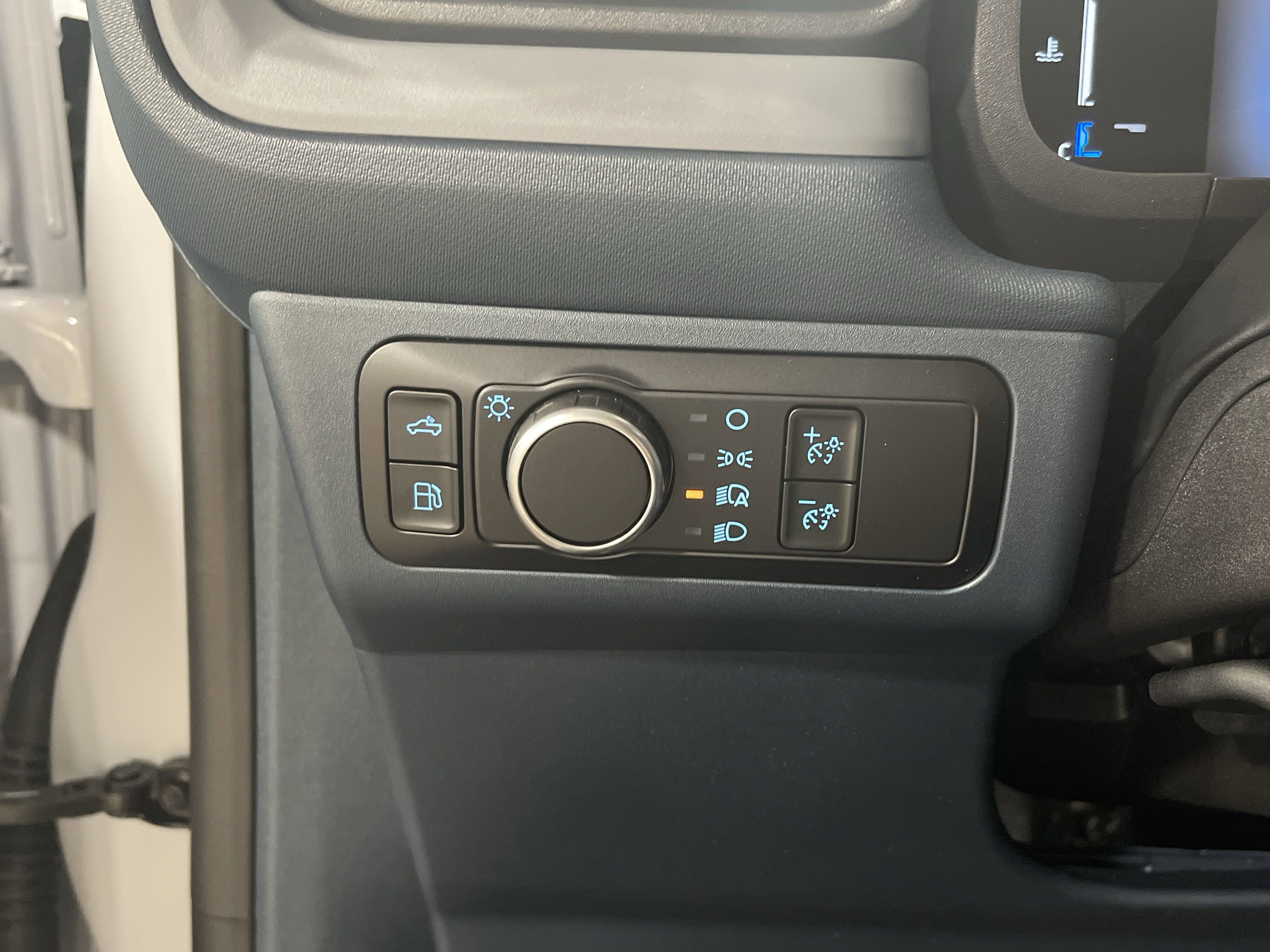 New 2025 Ford Maverick XL image 21