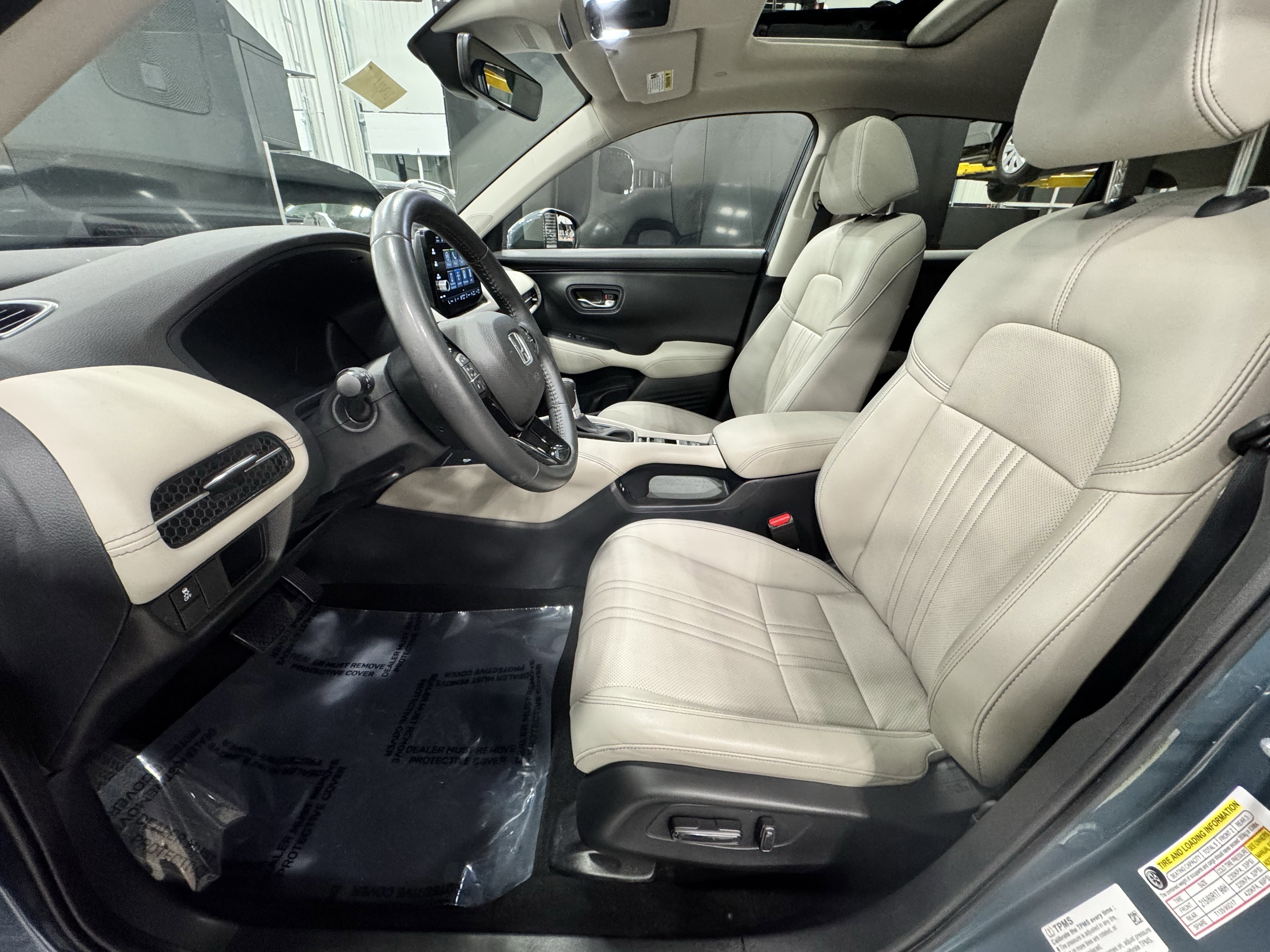 Used 2025 Honda HR-V EX-L image 18