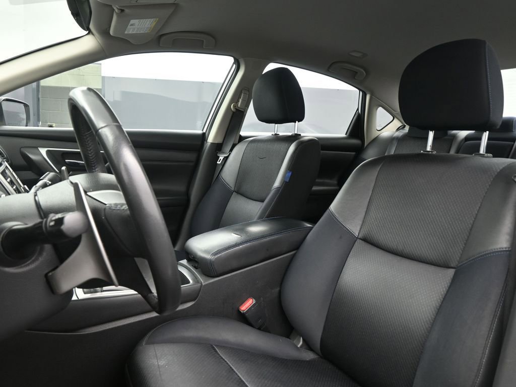 Used 2016 Nissan Altima 2.5 SR image 12