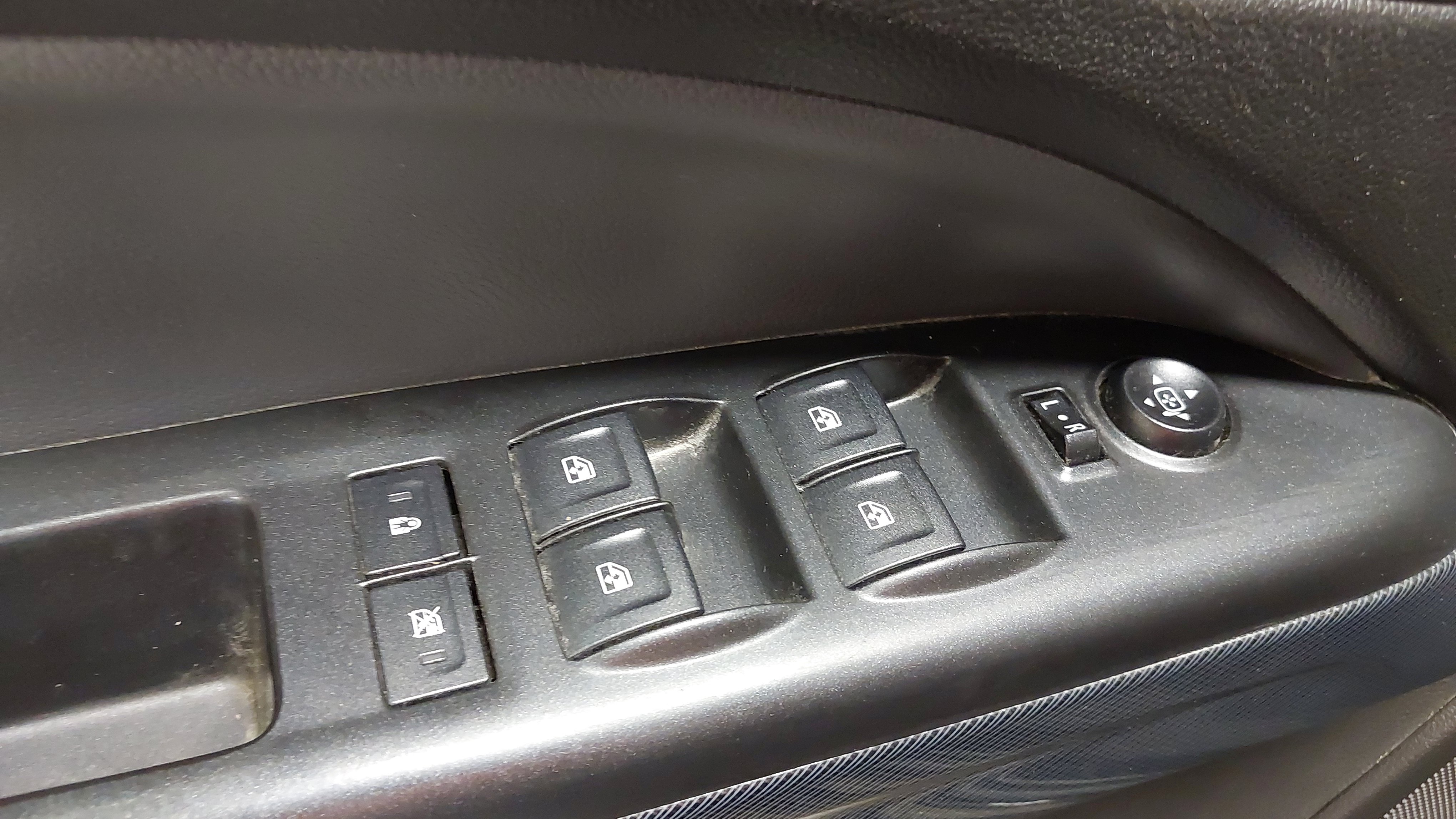 Used 2017 Chevrolet Colorado Z71 AWD/4WD image 25