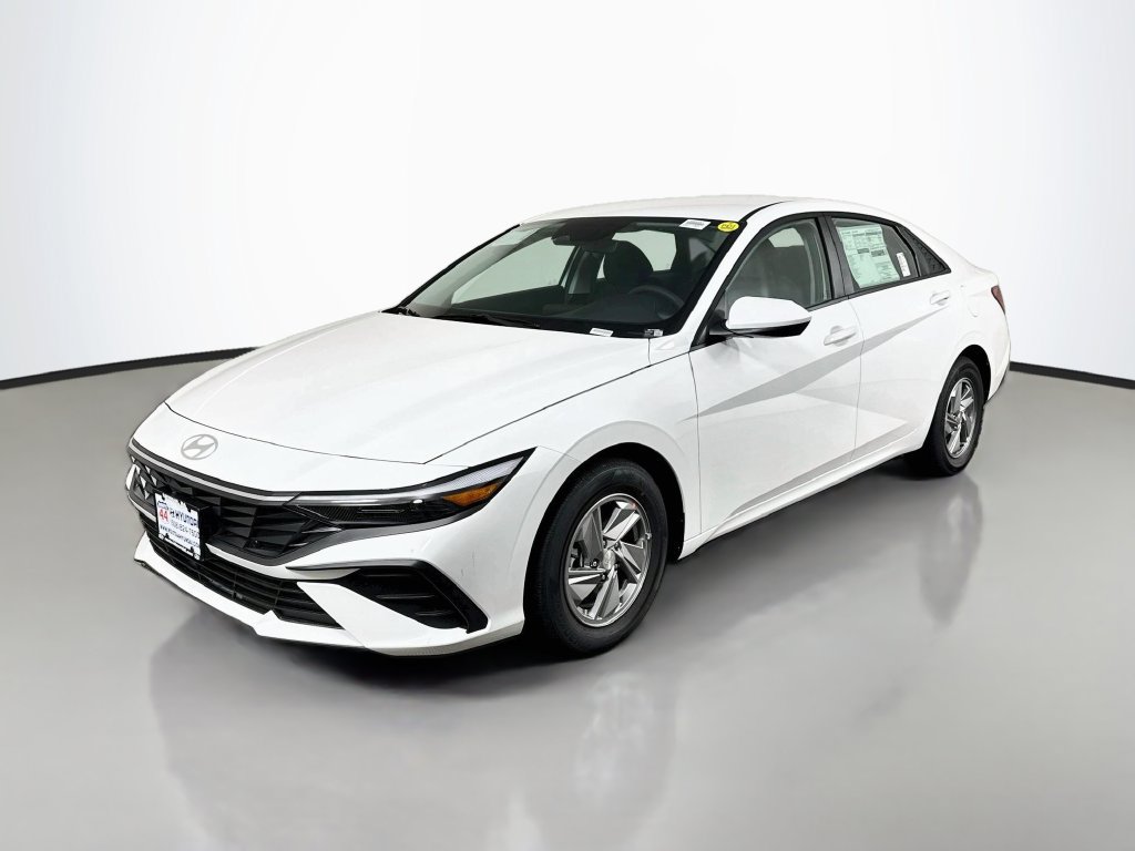 New 2026 Hyundai Elantra SE FWD image 2