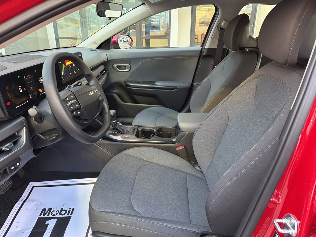 New 2025 Kia K4 LXS image 30