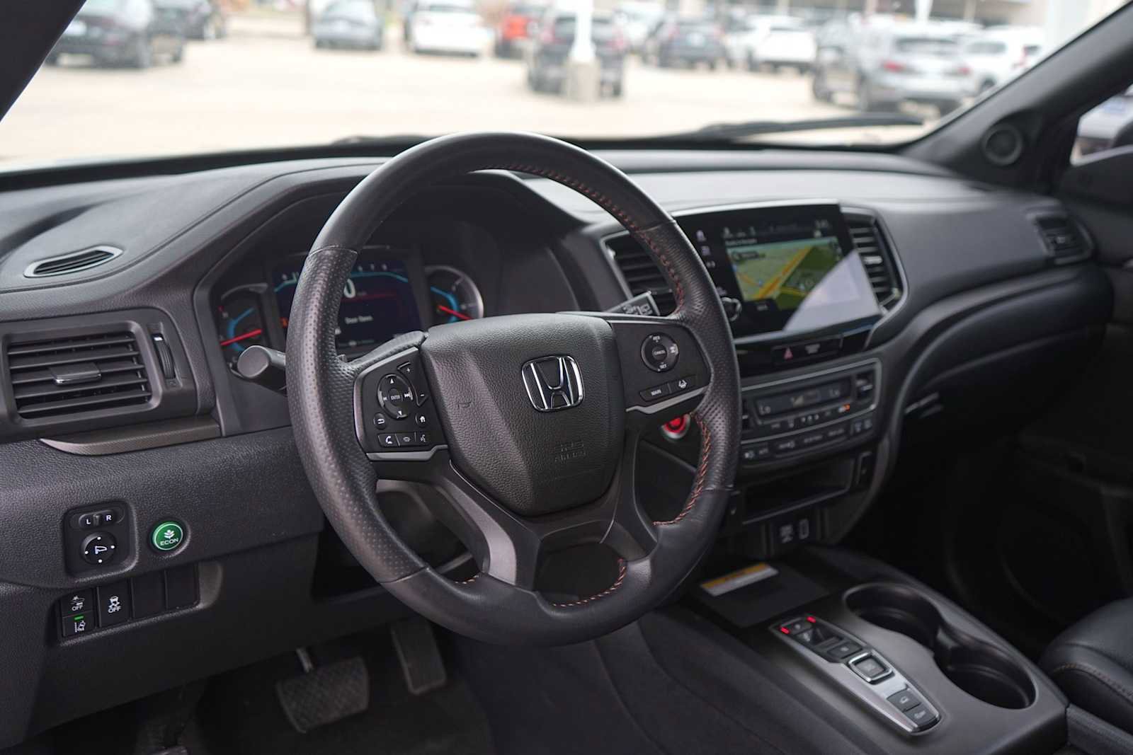 Used 2022 Honda Pilot TrailSport image 2