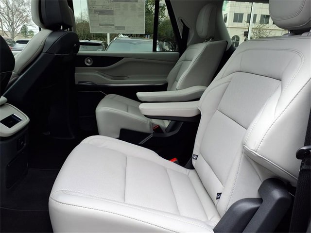 New 2026 Lincoln Navigator L Reserve w/ Jet Appearance Package image 9