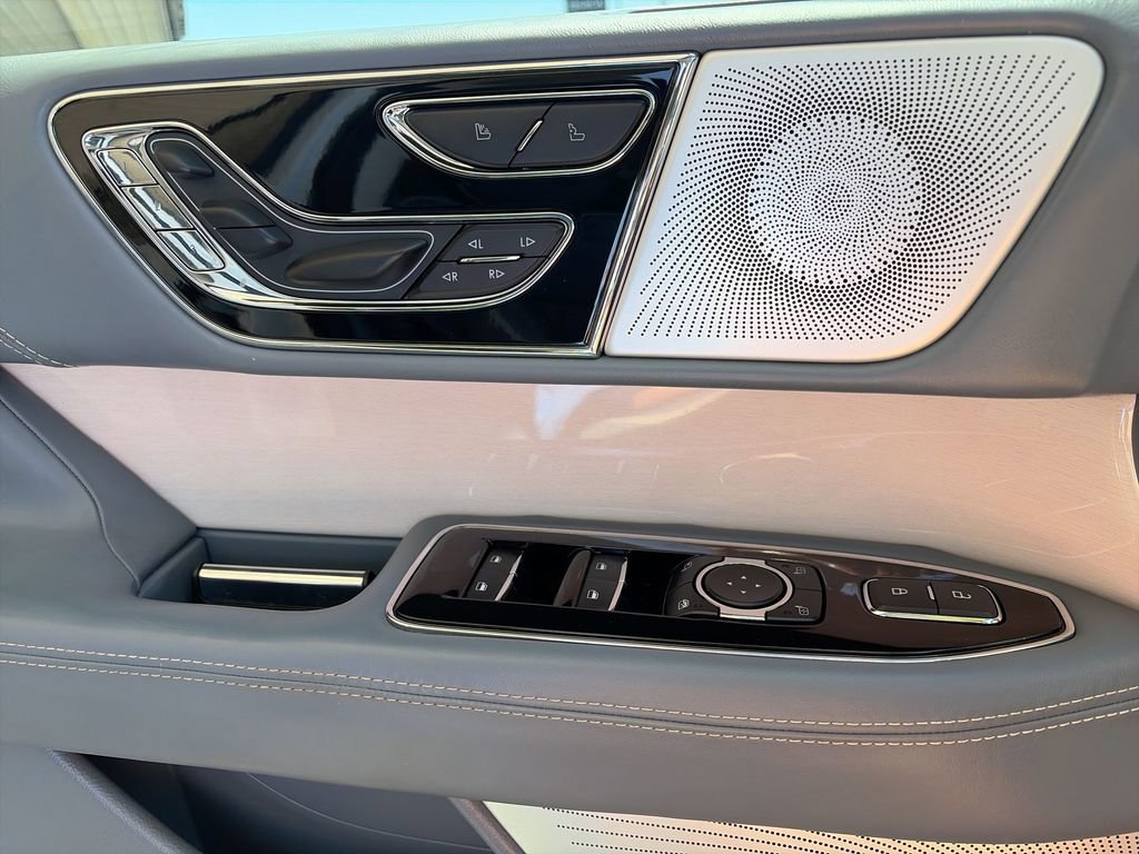 Used 2023 Lincoln Navigator Black Label AWD/4WD image 30