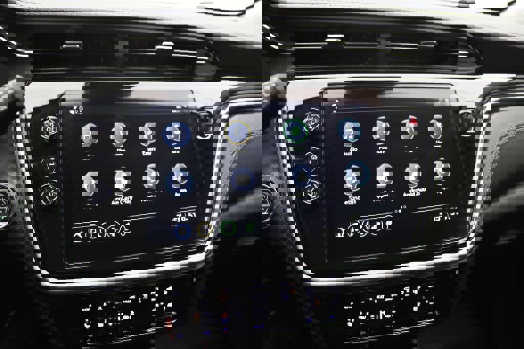 Used 2023 Chevrolet Bolt EUV LT w/ Comfort Package image 20