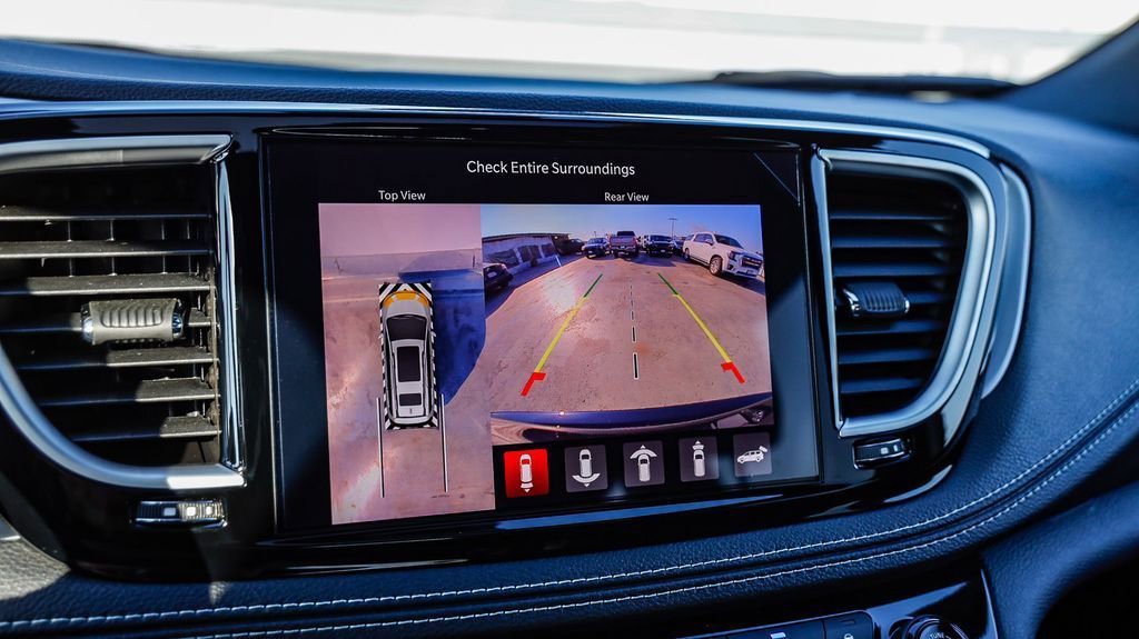 New 2026 Chrysler Pacifica Limited w/ S Appearance Package image 30