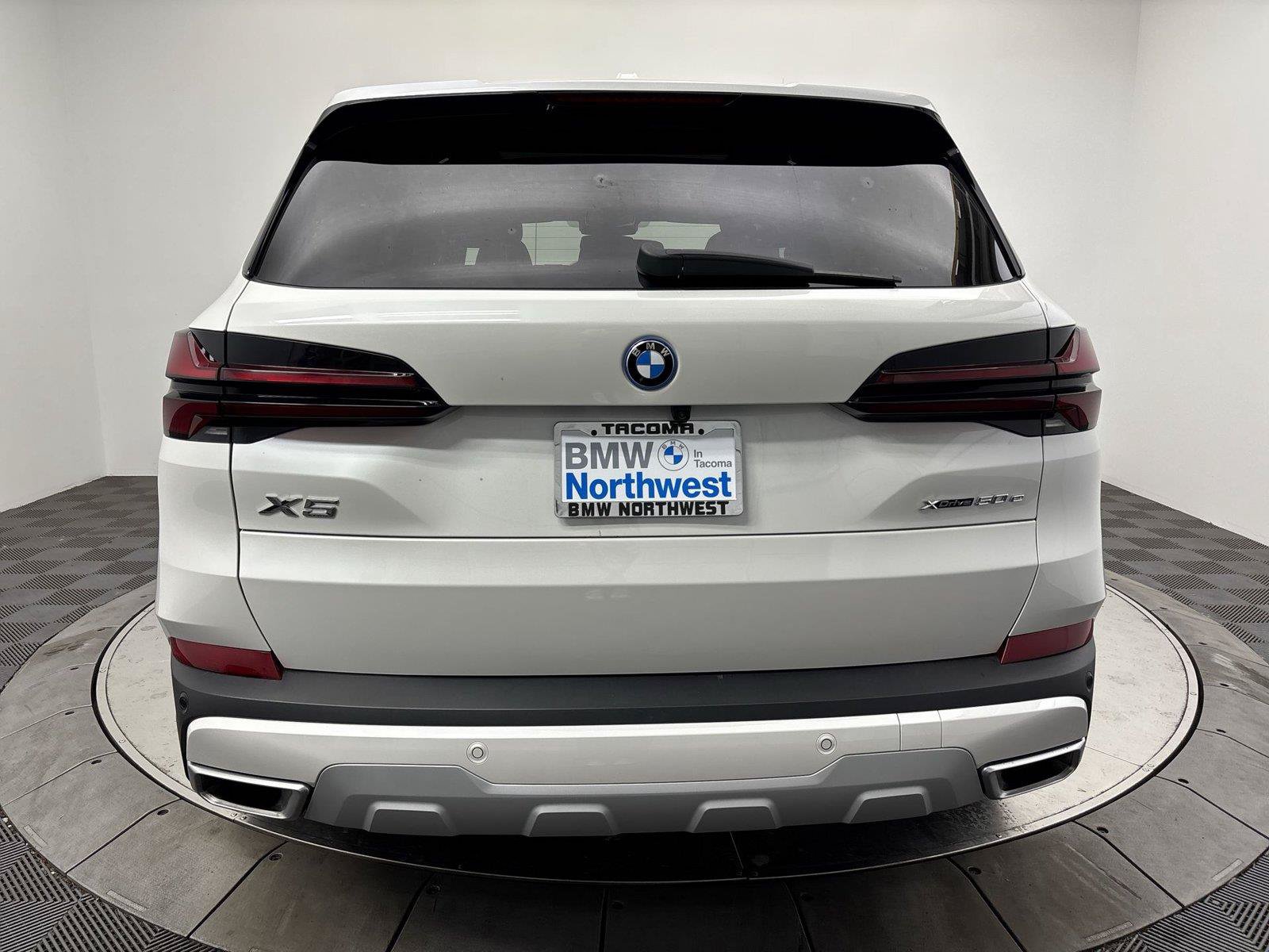 Used 2024 BMW X5 xDrive50e w/ Premium Package AWD/4WD image 15