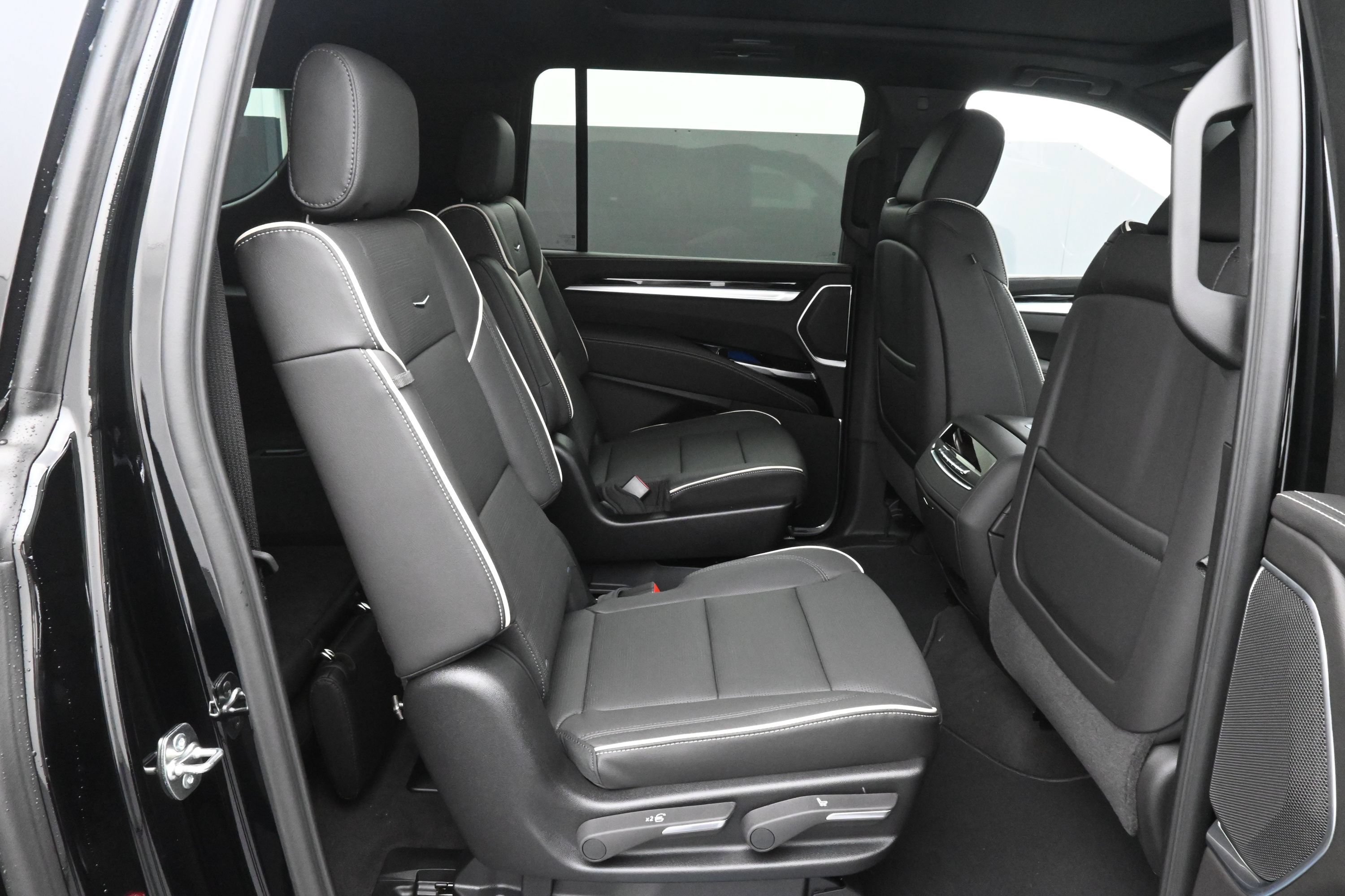New 2026 Cadillac Escalade ESV Sport w/ Touring Package AWD/4WD image 12