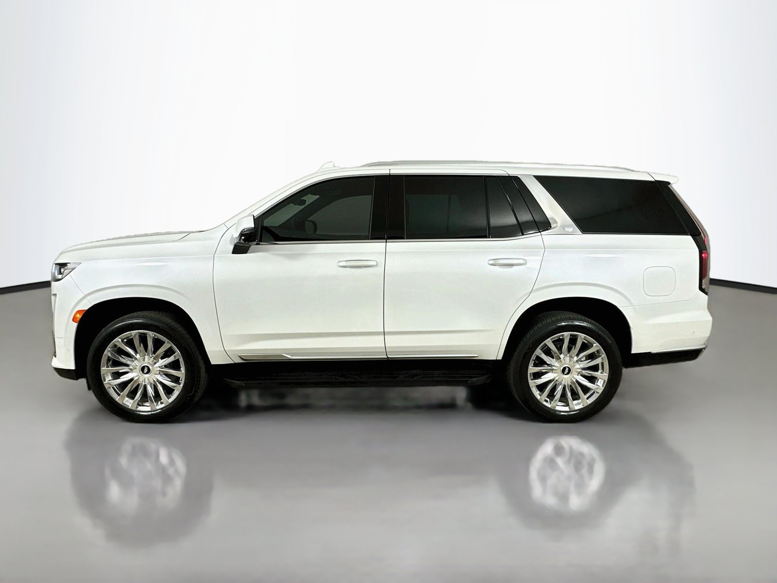 Used 2023 Cadillac Escalade Premium Luxury RWD image 8