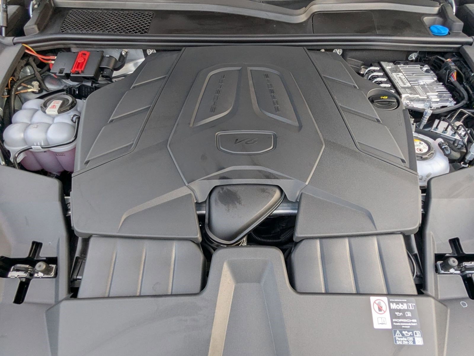 New 2026 Porsche Cayenne E-Hybrid image 28