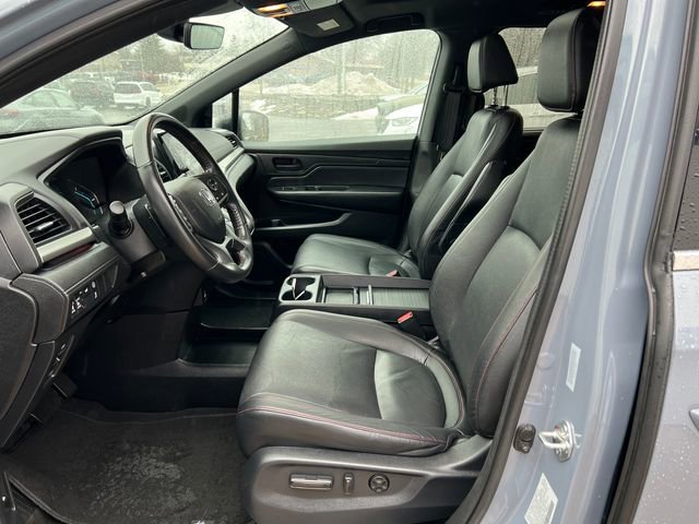Used 2024 Honda Odyssey Sport image 3