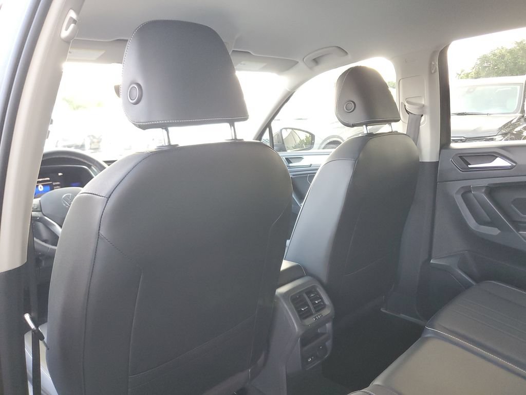 Used 2023 Volkswagen Tiguan SE FWD image 15