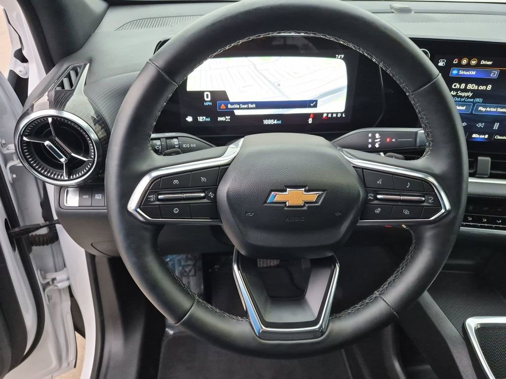 Used 2025 Chevrolet Equinox LT AWD/4WD image 14