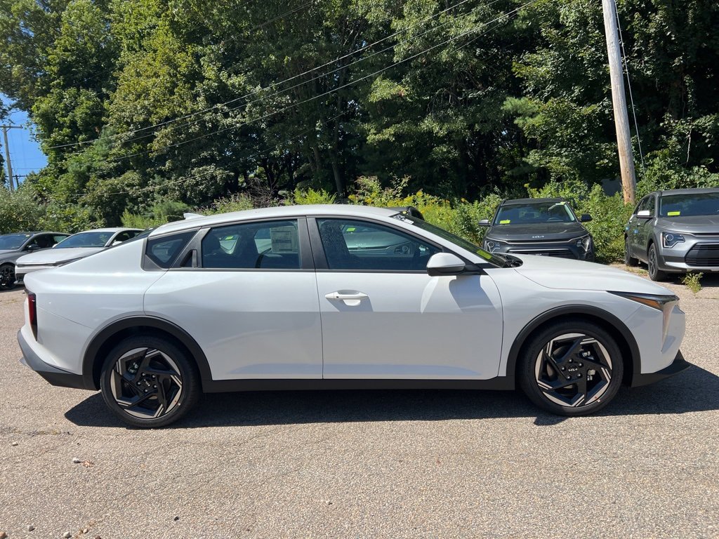 New 2025 Kia K4 EX image 4