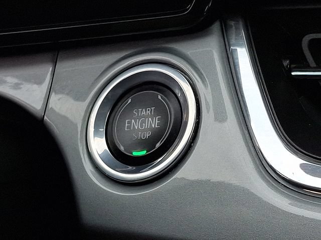 Used 2025 Chevrolet Trax LT FWD image 23