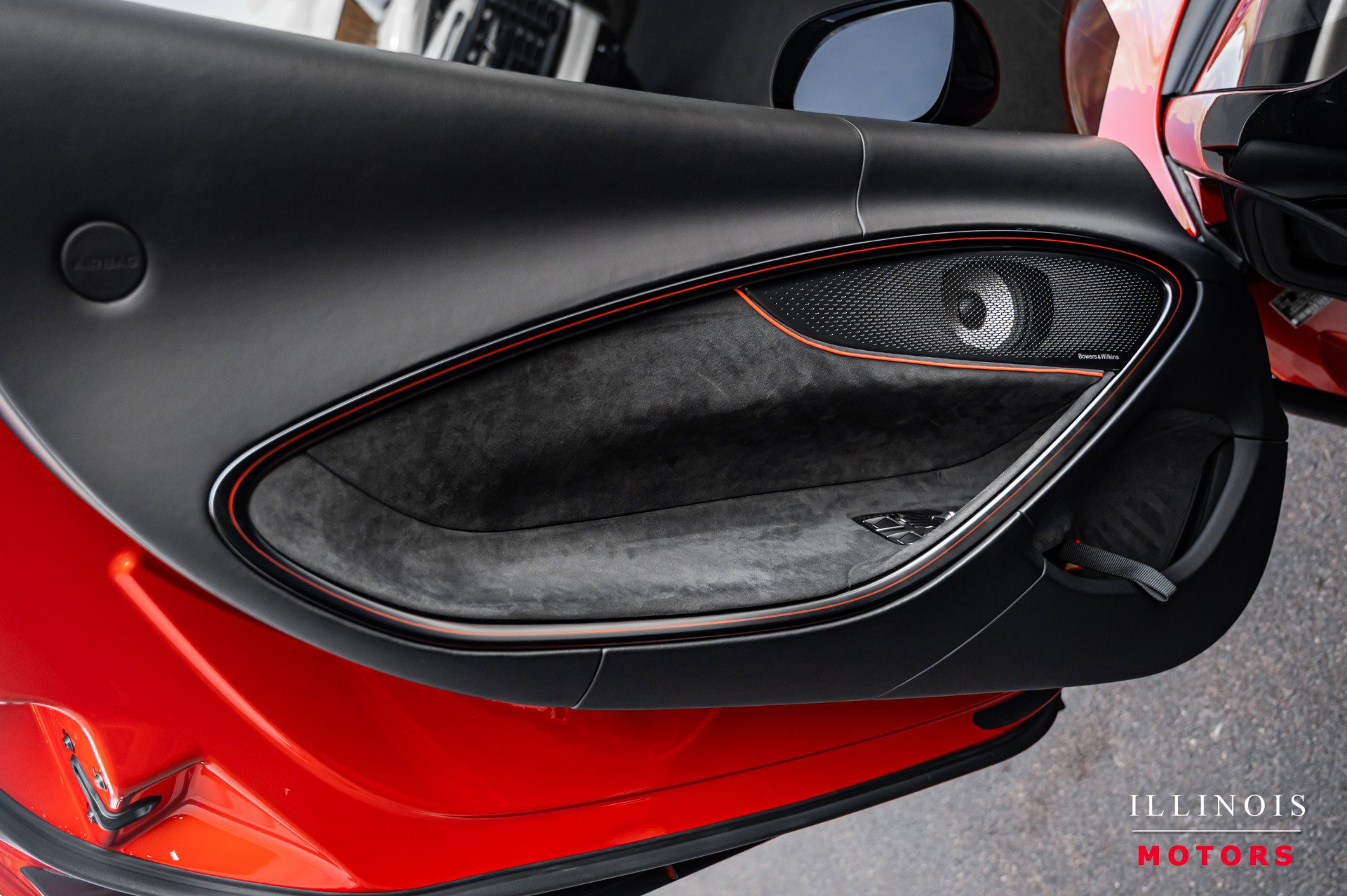 Used 2023 McLaren Artura image 19