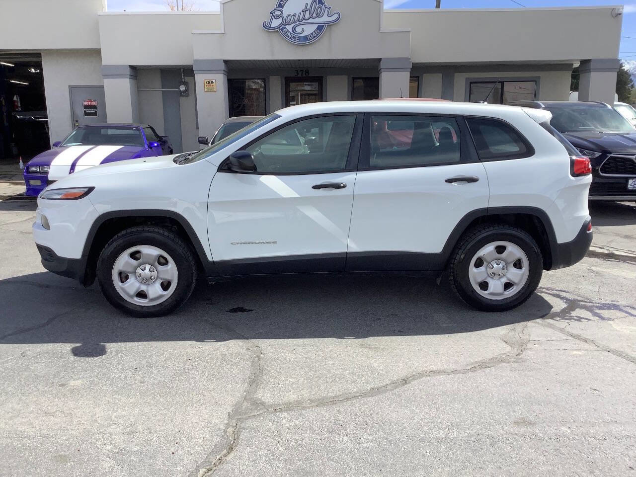 Used 2017 Jeep Cherokee Sport w/ Trailer Tow Group image 1