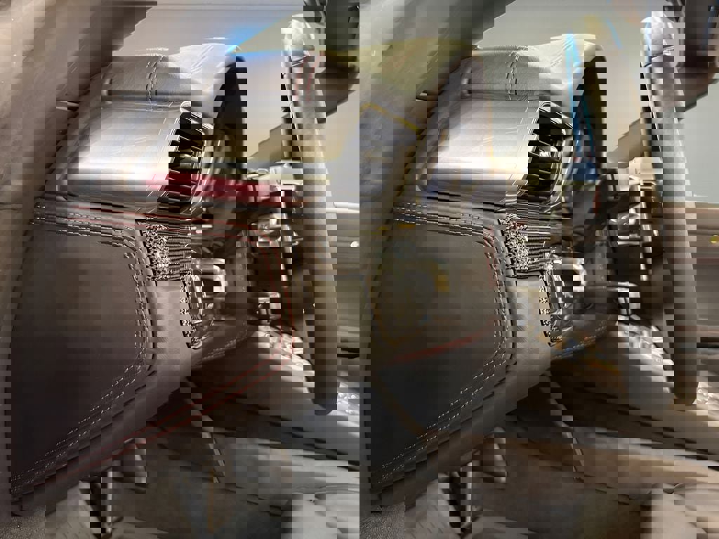 Used 2018 Porsche 911 Turbo S image 40