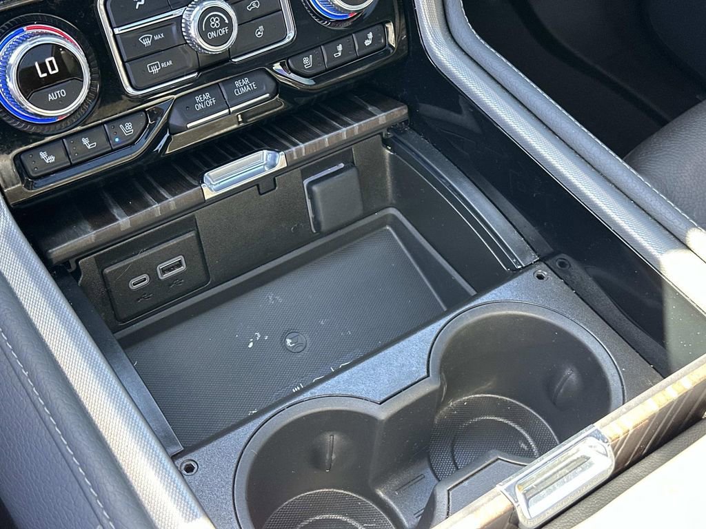 Used 2024 GMC Yukon XL Denali w/ Denali Reserve Package image 14