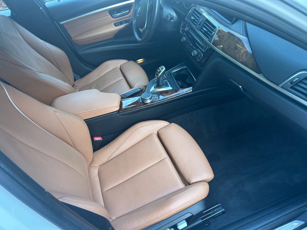 Used 2018 BMW 330i xDrive Sedan w/ Premium Package AWD/4WD image 6