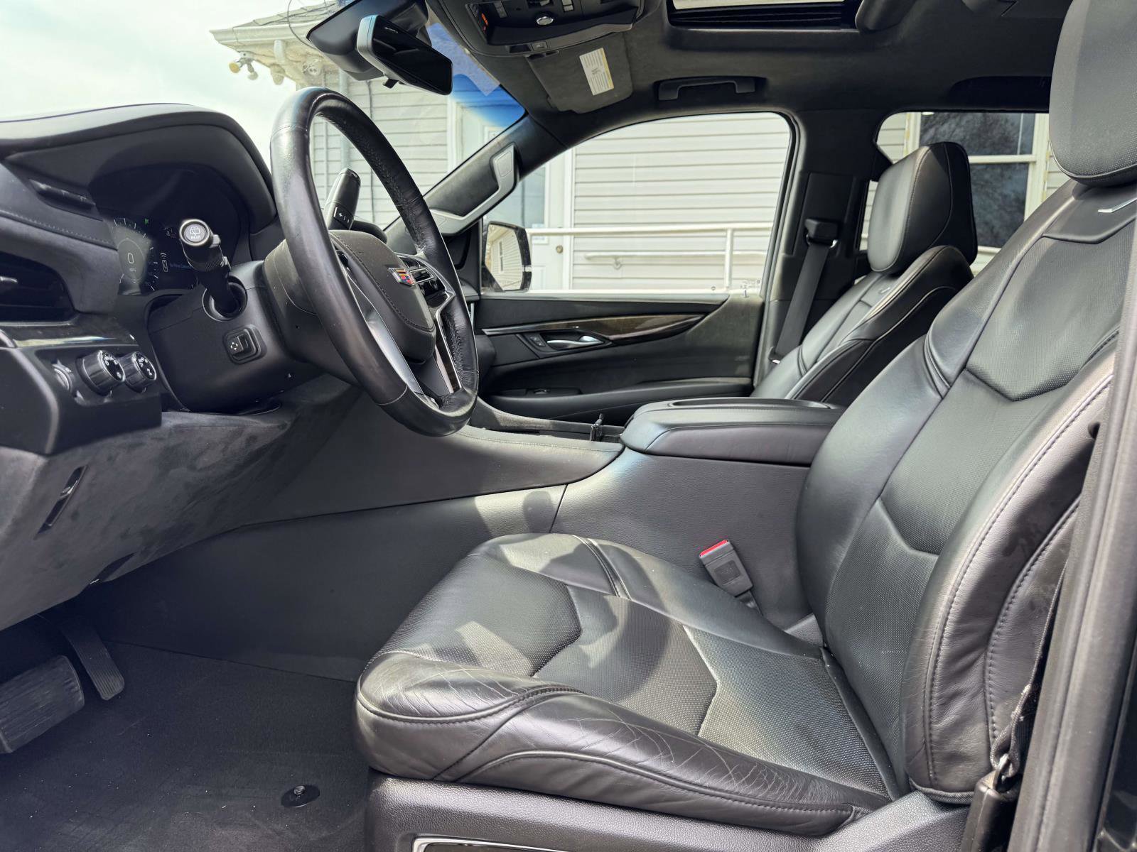 Used 2019 Cadillac Escalade Platinum AWD/4WD image 13