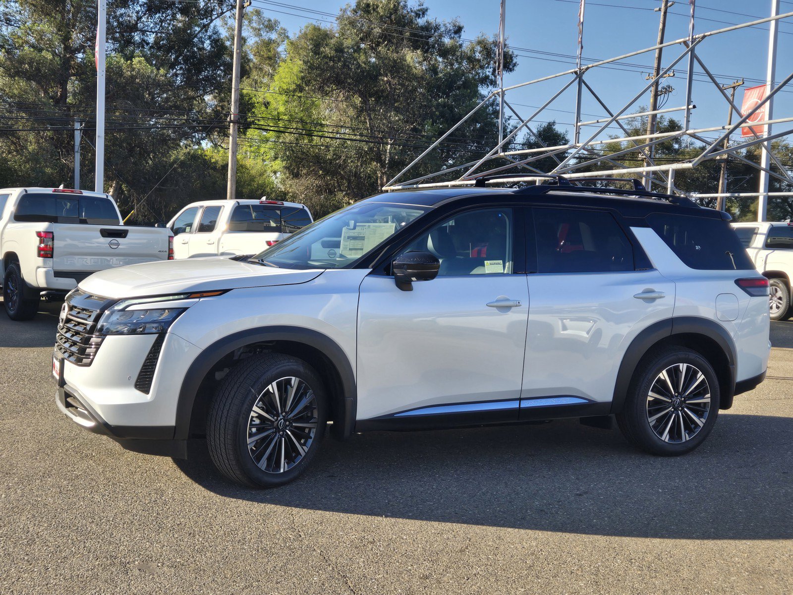 New 2026 Nissan Pathfinder Platinum w/ Cargo Package FWD image 7