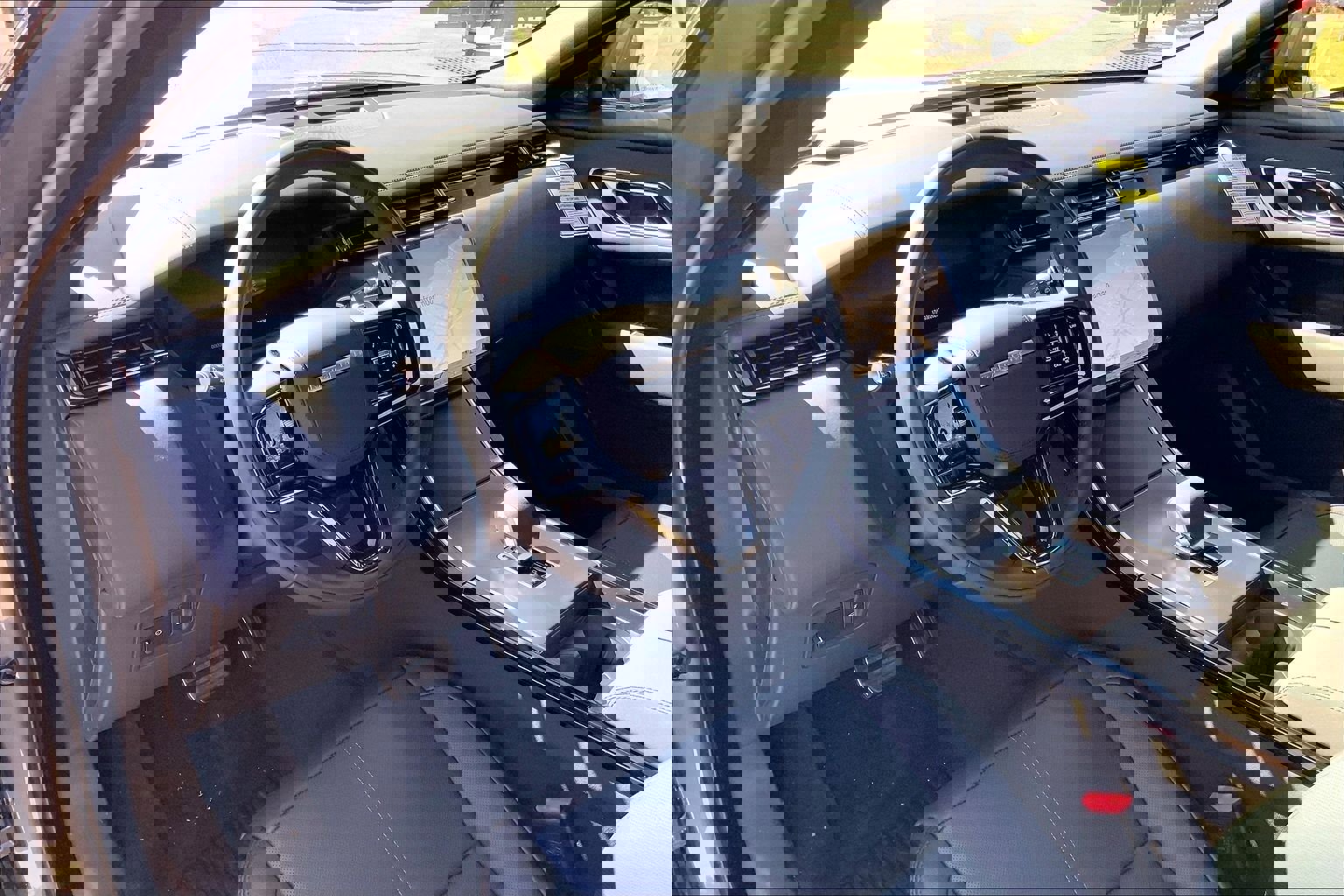 New 2026 Land Rover Range Rover Velar Dynamic SE image 8